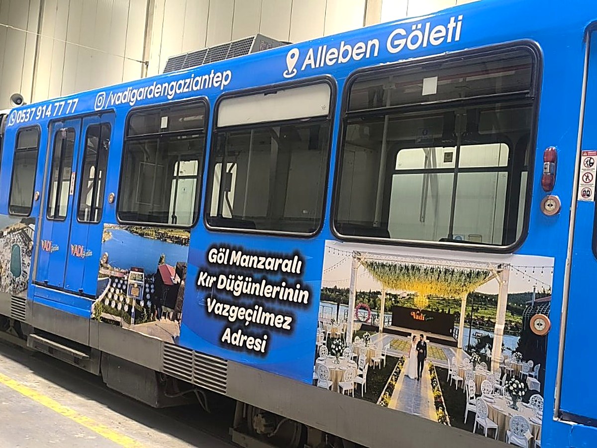 Tramvay giydirme