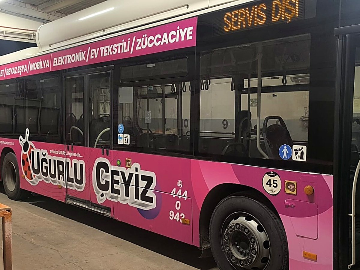Otobüs giydirme